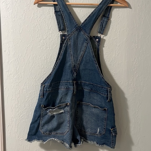 No Boundaries Overall Shorts Denim - Picture 2 of 4